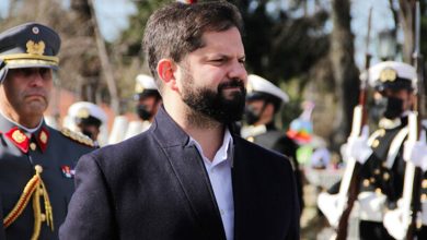 Retorno de Presidente Boric a Chile estaría en evaluación debido al sistema frontal: está monitoreando el fenómeno desde Europa